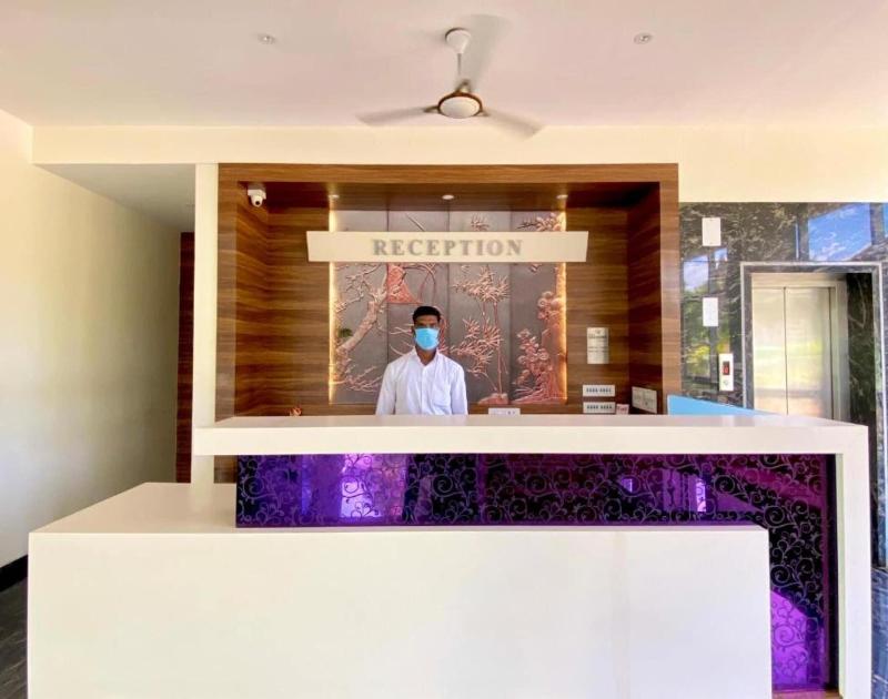 Hotel Sadhana Executive image