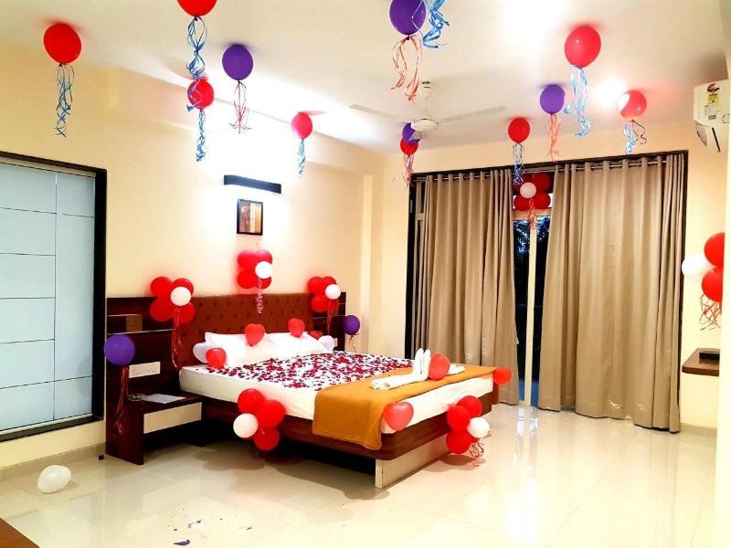 Hotel Sadhana Executive image
