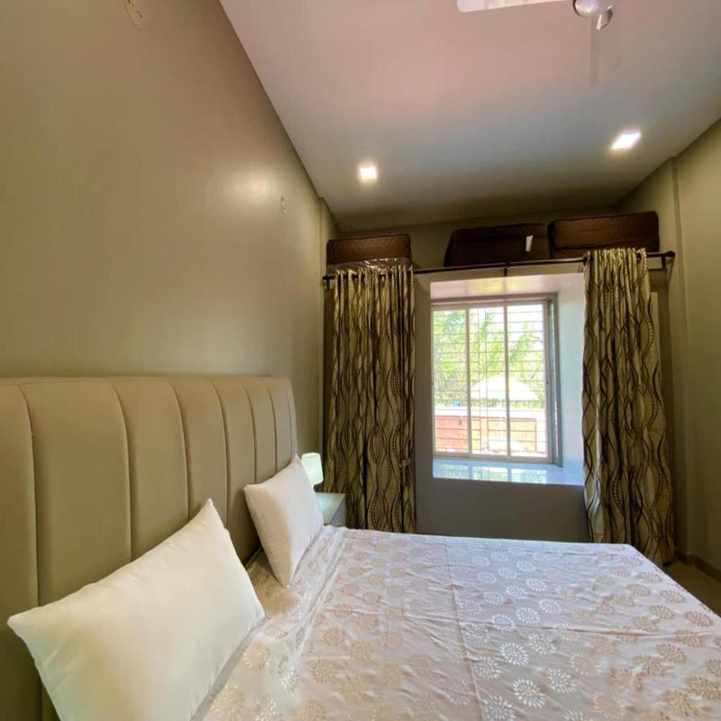 Hotel Sadhana Executive image
