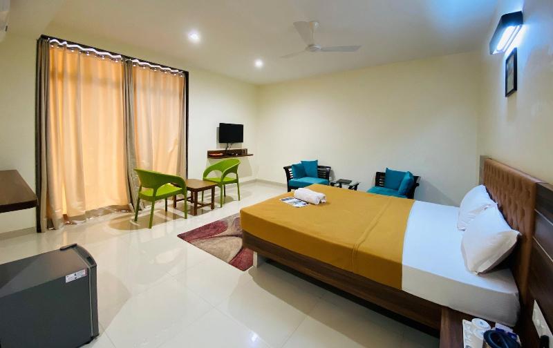 Hotel Sadhana Executive image