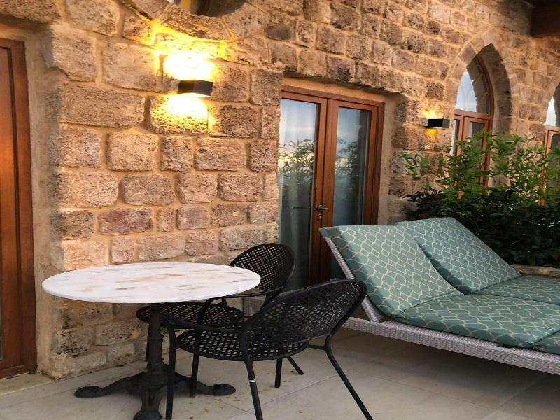 El Boutique Hotel image