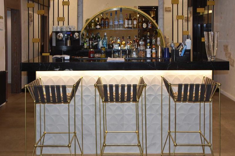 El Boutique Hotel image
