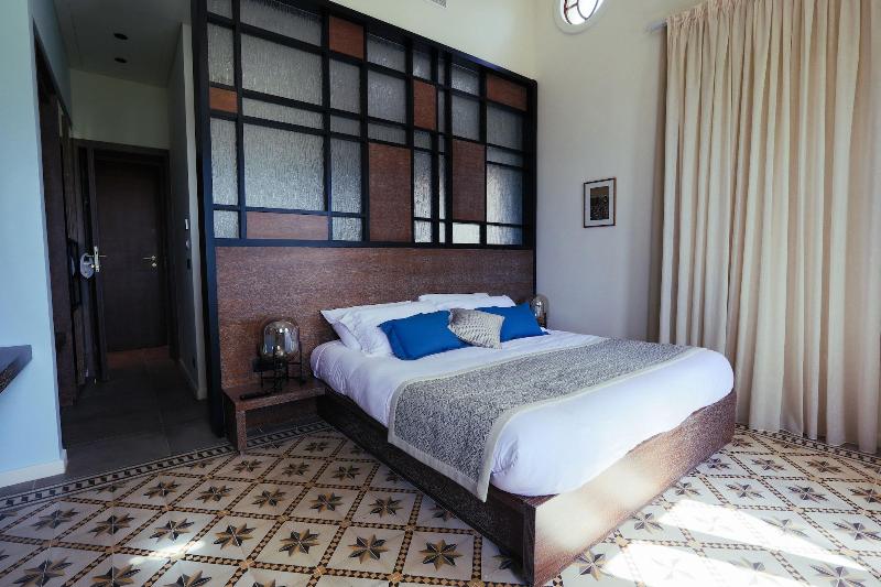 El Boutique Hotel image