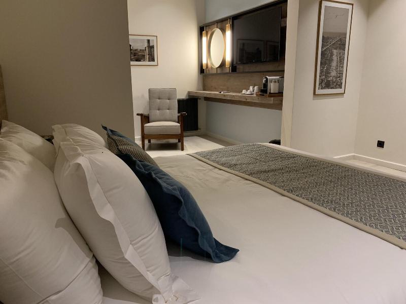 El Boutique Hotel image