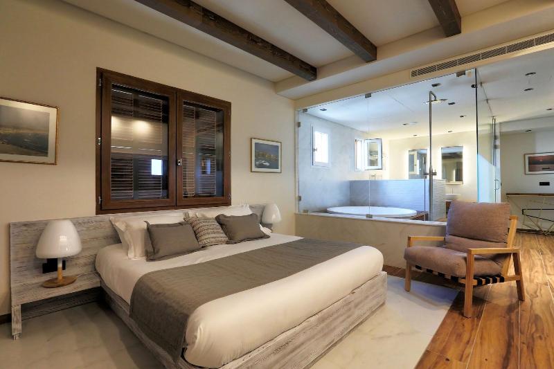El Boutique Hotel image