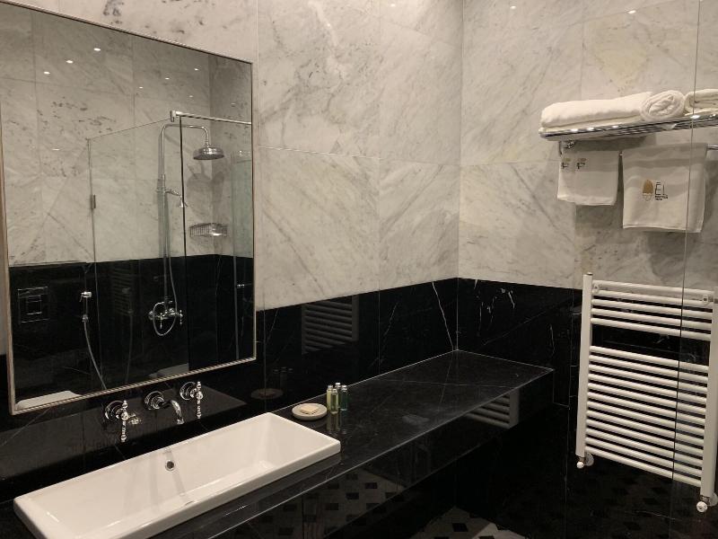 El Boutique Hotel image