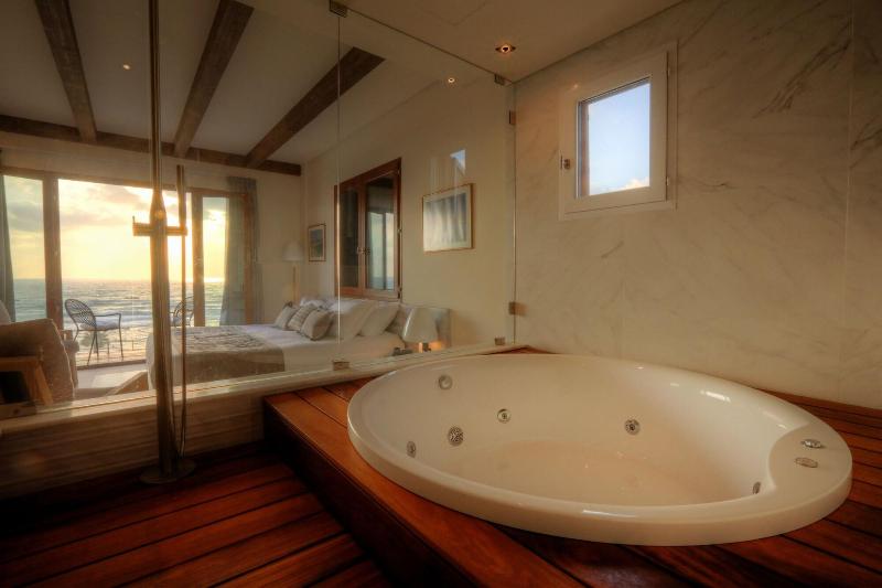 El Boutique Hotel image