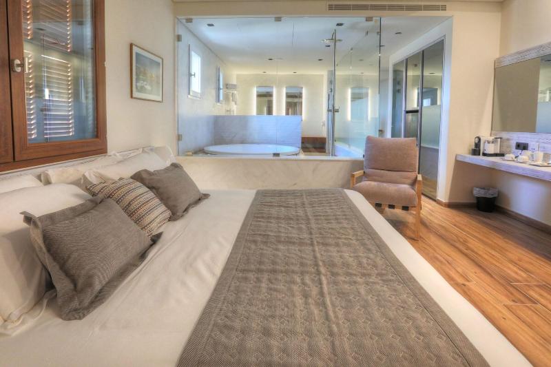 El Boutique Hotel image