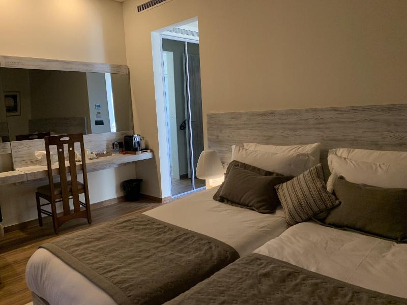 El Boutique Hotel image