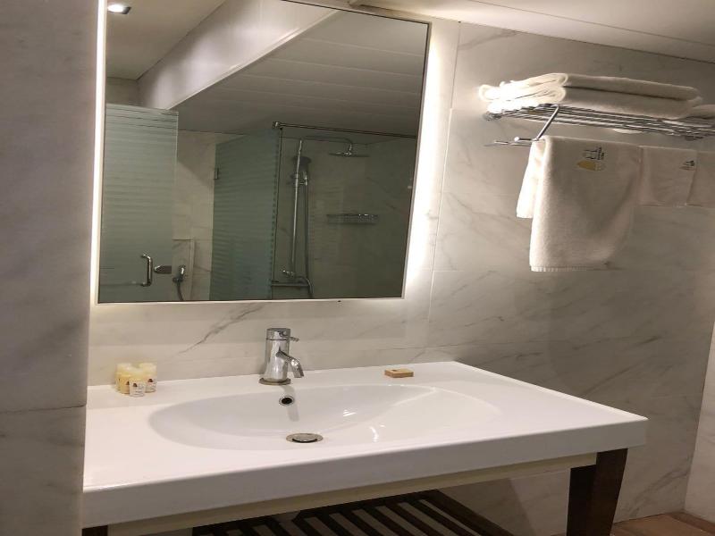 El Boutique Hotel image
