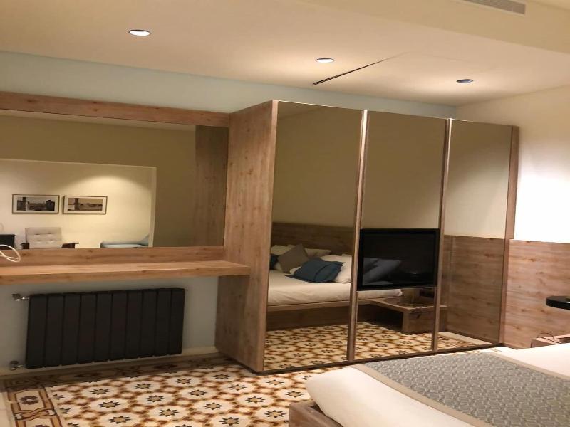 El Boutique Hotel image