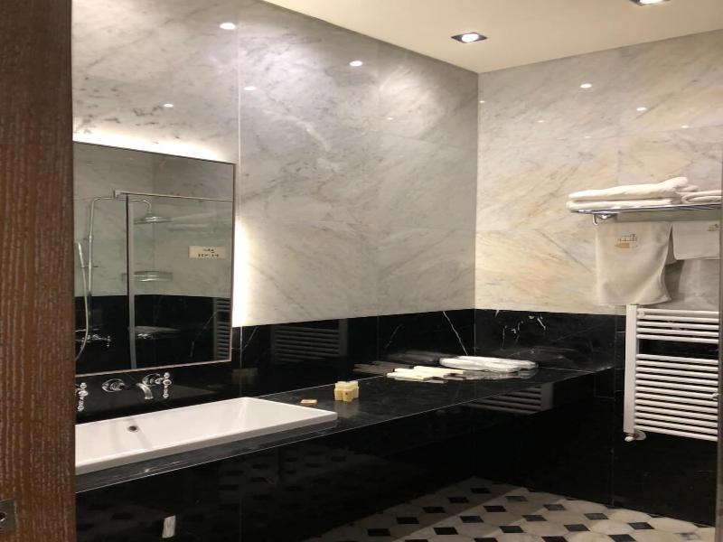 El Boutique Hotel image