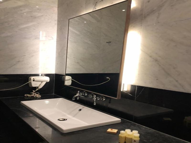 El Boutique Hotel image