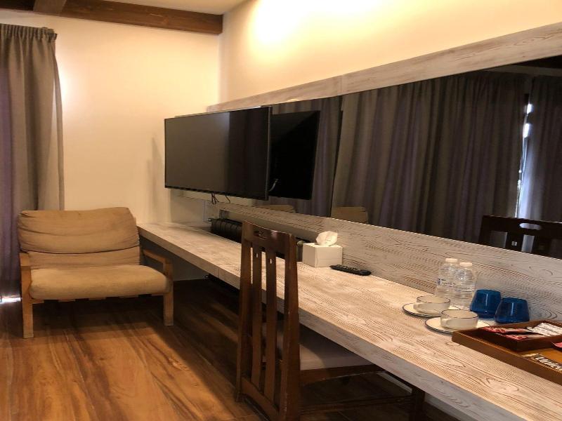 El Boutique Hotel image