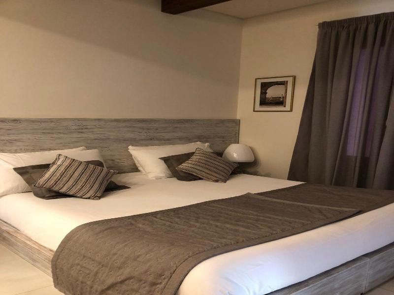El Boutique Hotel image