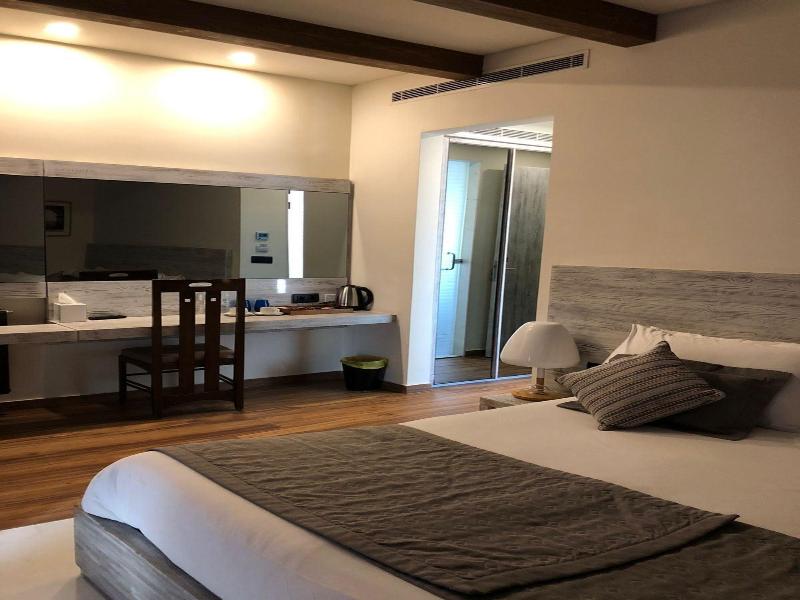 El Boutique Hotel image