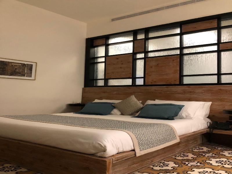 El Boutique Hotel image
