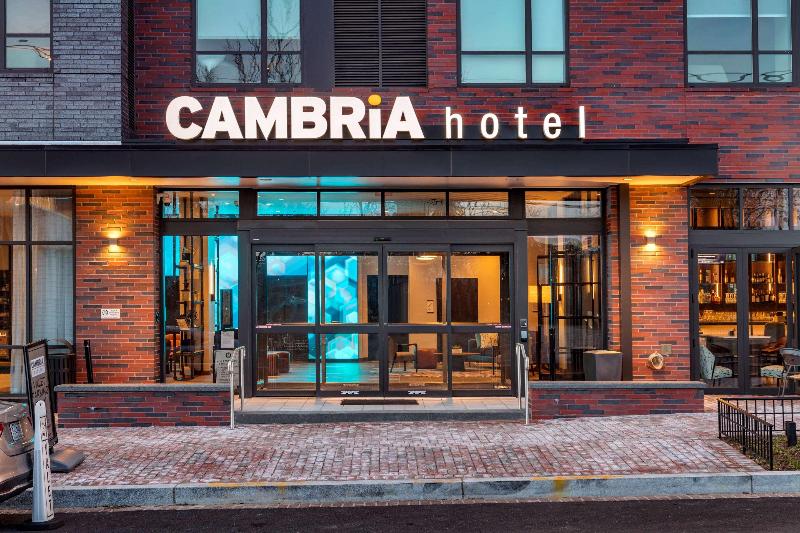 Cambria Hotel Washington D.C. Navy Yard Riverfront