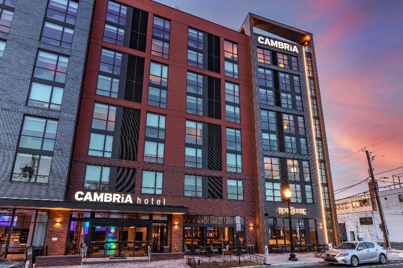 Cambria Hotel Washington D.C. Navy Yard Riverfront