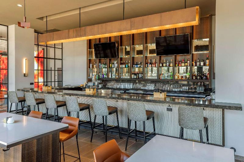 Cambria Hotel Washington D.C. Navy Yard Riverfront