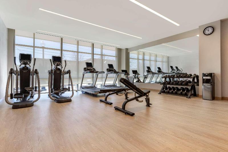 Cambria Hotel Washington D.C. Navy Yard Riverfront