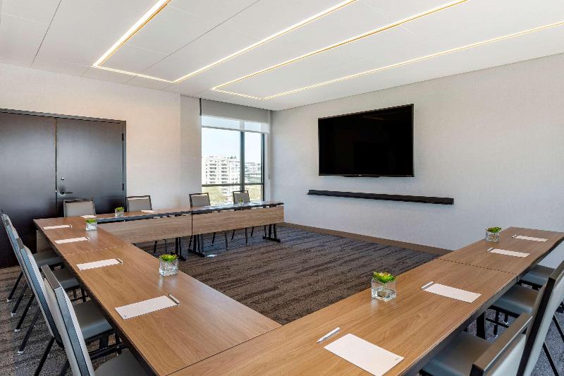 Cambria Hotel Washington D.C. Navy Yard Riverfront