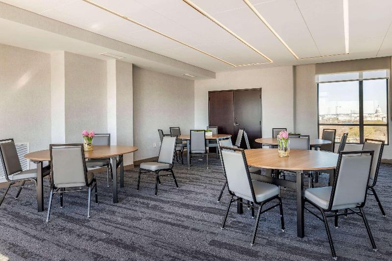 Cambria Hotel Washington D.C. Navy Yard Riverfront