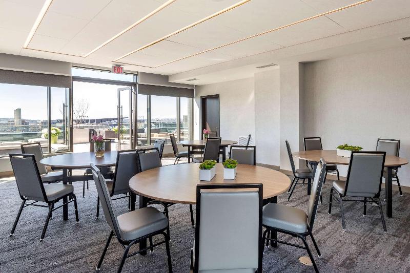 Cambria Hotel Washington D.C. Navy Yard Riverfront