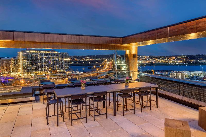 Cambria Hotel Washington D.C. Navy Yard Riverfront
