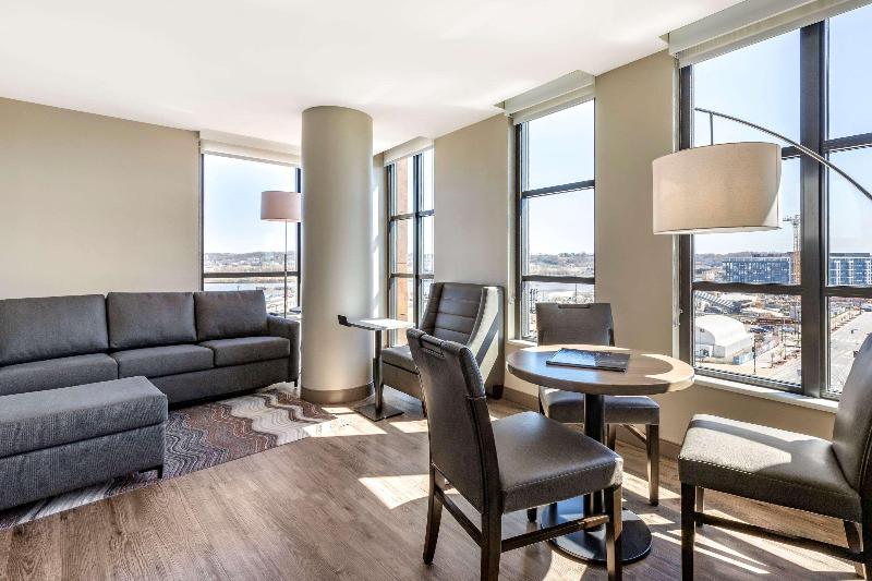 Cambria Hotel Washington D.C. Navy Yard Riverfront