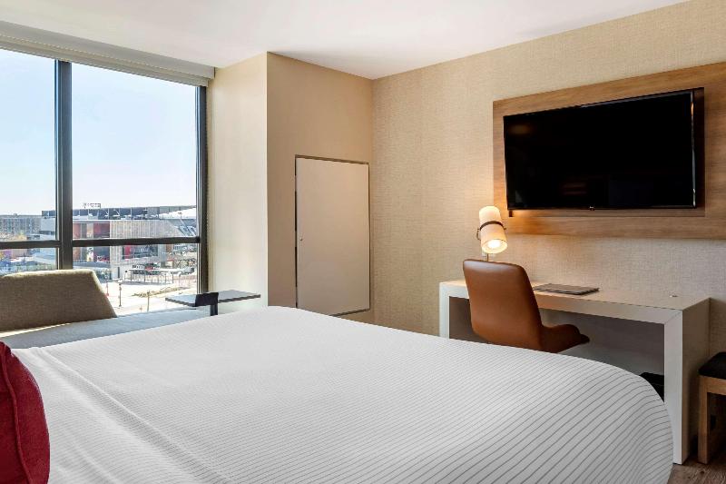 Cambria Hotel Washington D.C. Navy Yard Riverfront