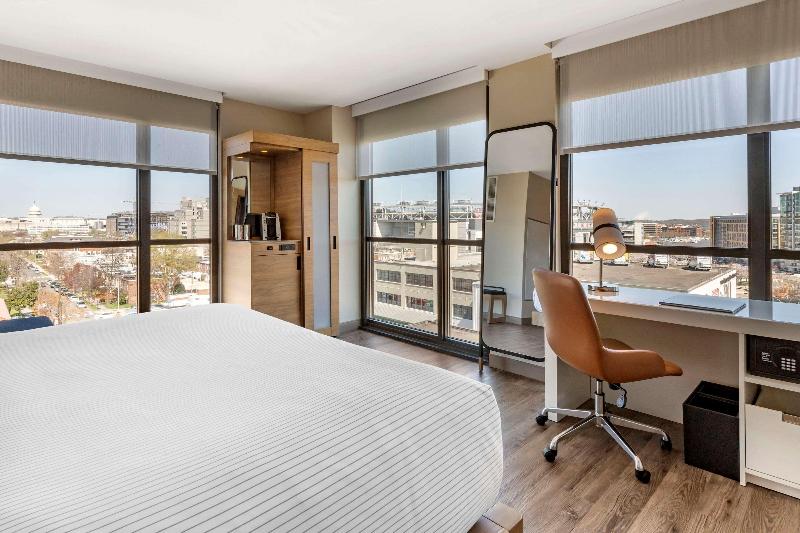Cambria Hotel Washington D.C. Navy Yard Riverfront