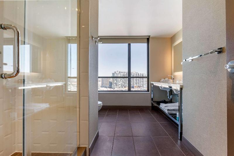 Cambria Hotel Washington D.C. Navy Yard Riverfront