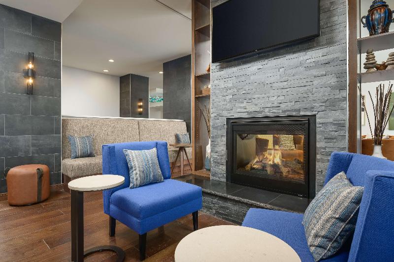 Hampton Inn By Hilton Blue Ridge image