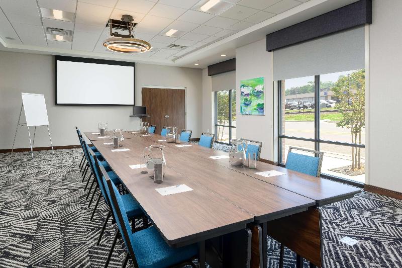 Hampton Inn By Hilton Blue Ridge image
