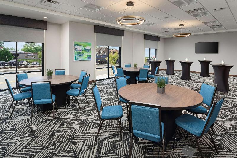 Hampton Inn By Hilton Blue Ridge image