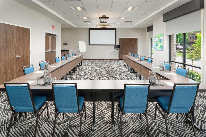Hampton Inn By Hilton Blue Ridge image
