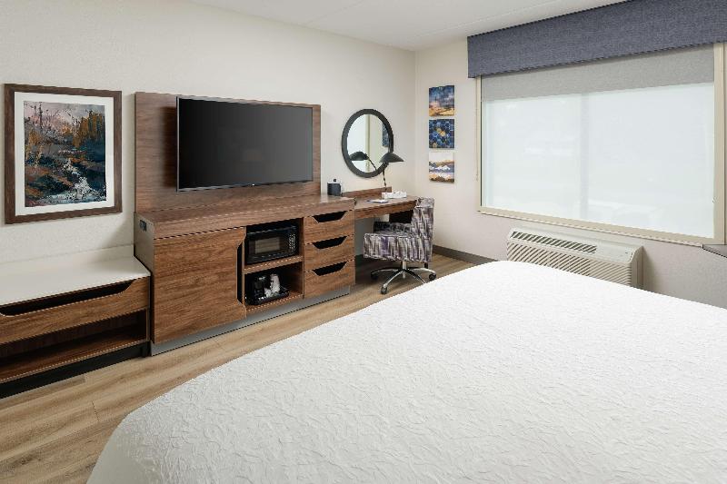 Hampton Inn By Hilton Blue Ridge image