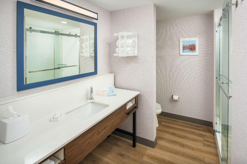 Hampton Inn By Hilton Blue Ridge image