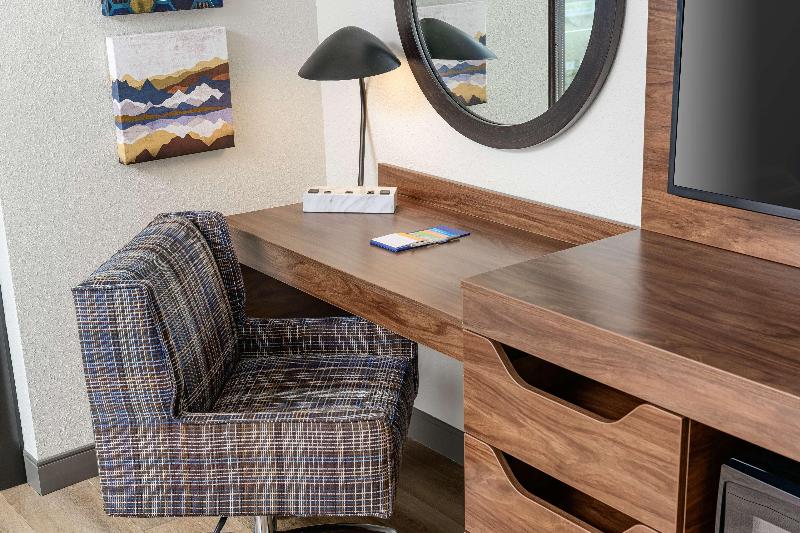Hampton Inn By Hilton Blue Ridge image