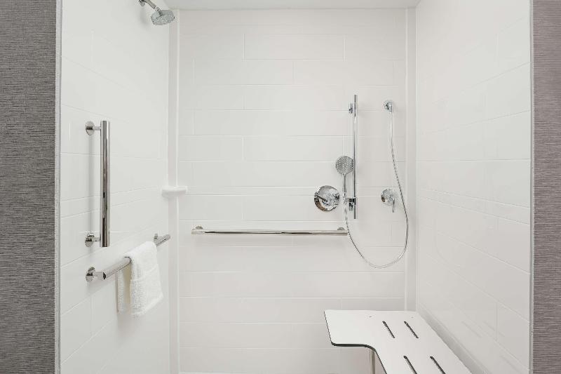 Hampton Inn By Hilton Blue Ridge image 4