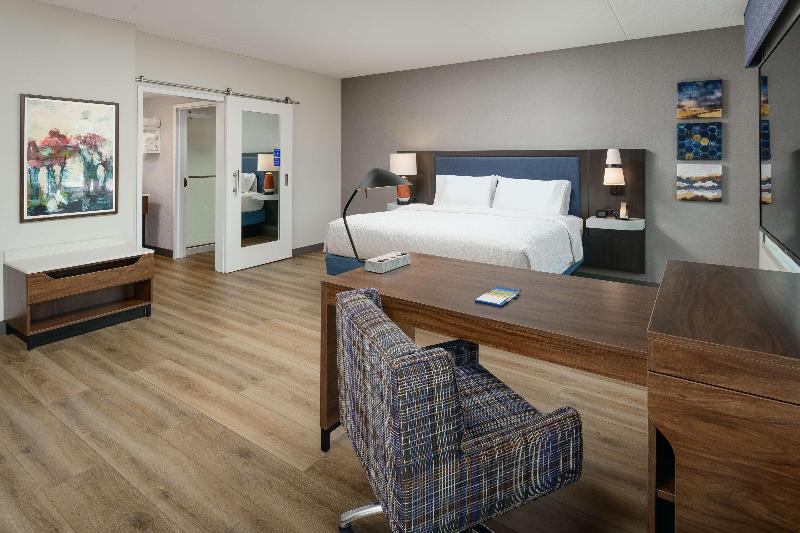 Hampton Inn By Hilton Blue Ridge image 1