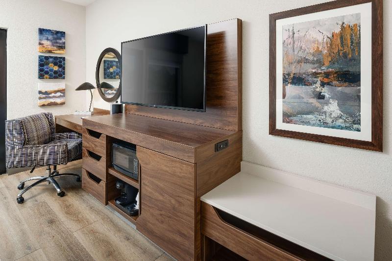 Hampton Inn By Hilton Blue Ridge image