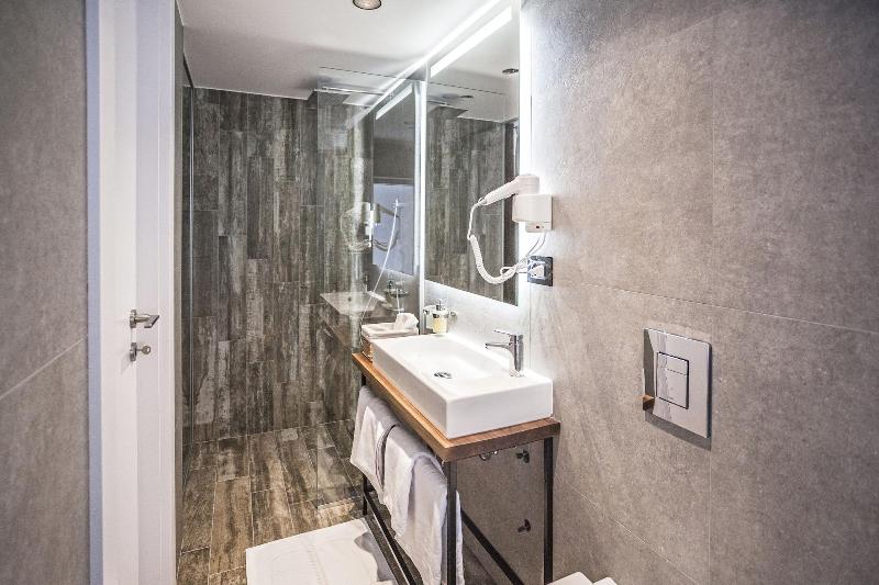 Nomad Luxury Suites image