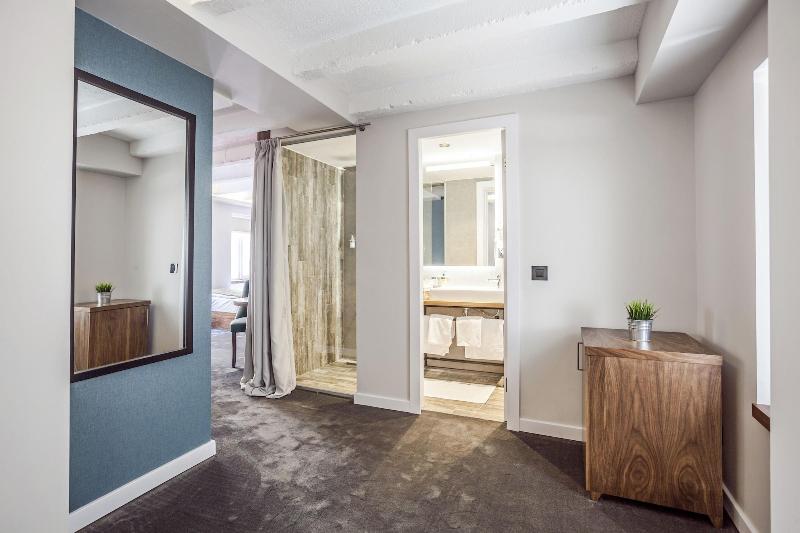 Nomad Luxury Suites image