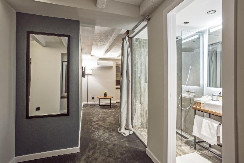 Nomad Luxury Suites image