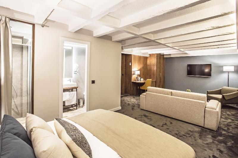 Nomad Luxury Suites image