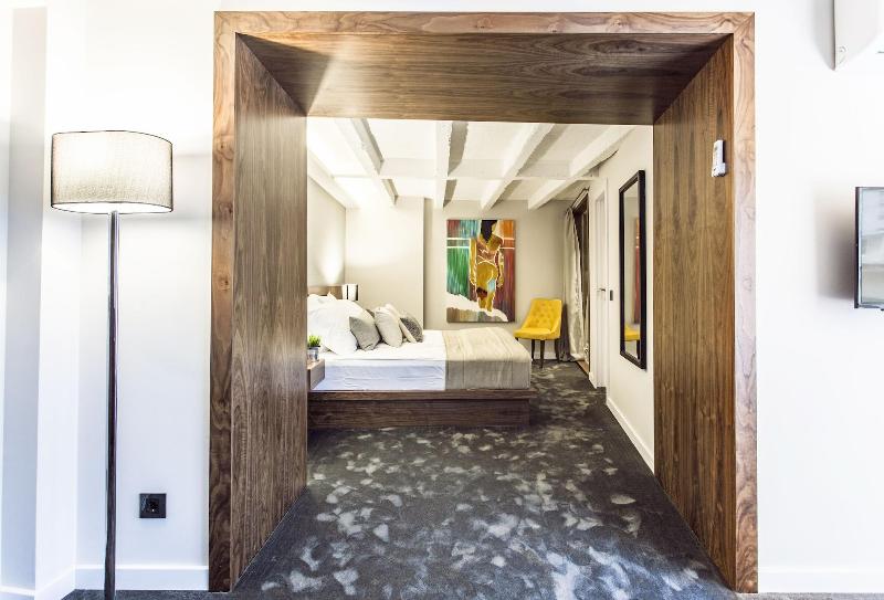 Nomad Luxury Suites image