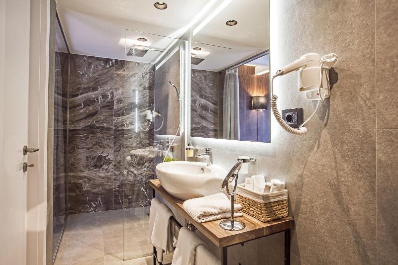 Nomad Luxury Suites image