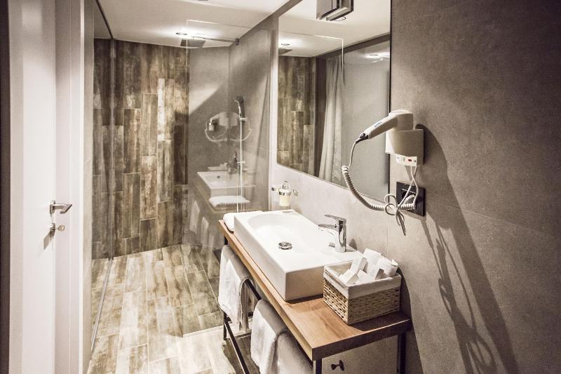 Nomad Luxury Suites image